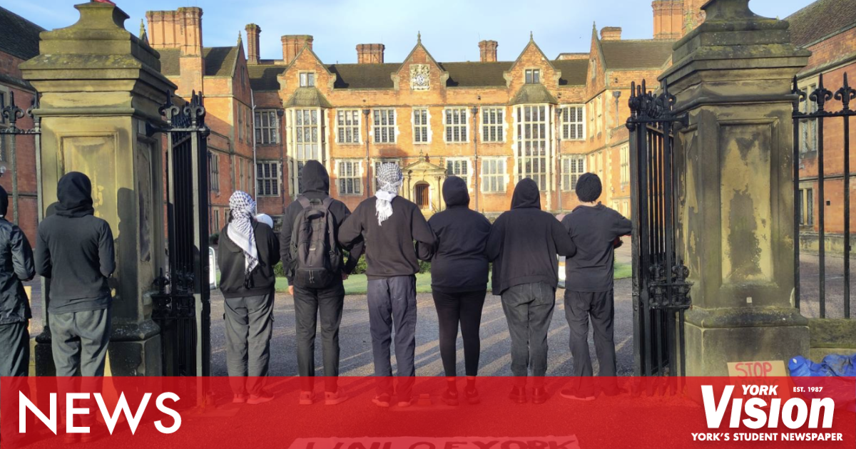 Students blockade Heslington Hall to demand University ends ‘complicity ...