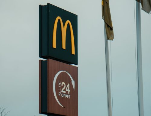 Mac Donald's sign
